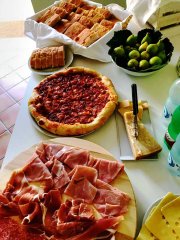 Colazione Salata - Crudo, Pizza, Fichi, Emmenthal, Parmigiano,