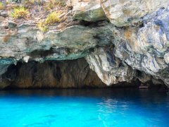 Grotta del Leone Entrata - Isola Dino